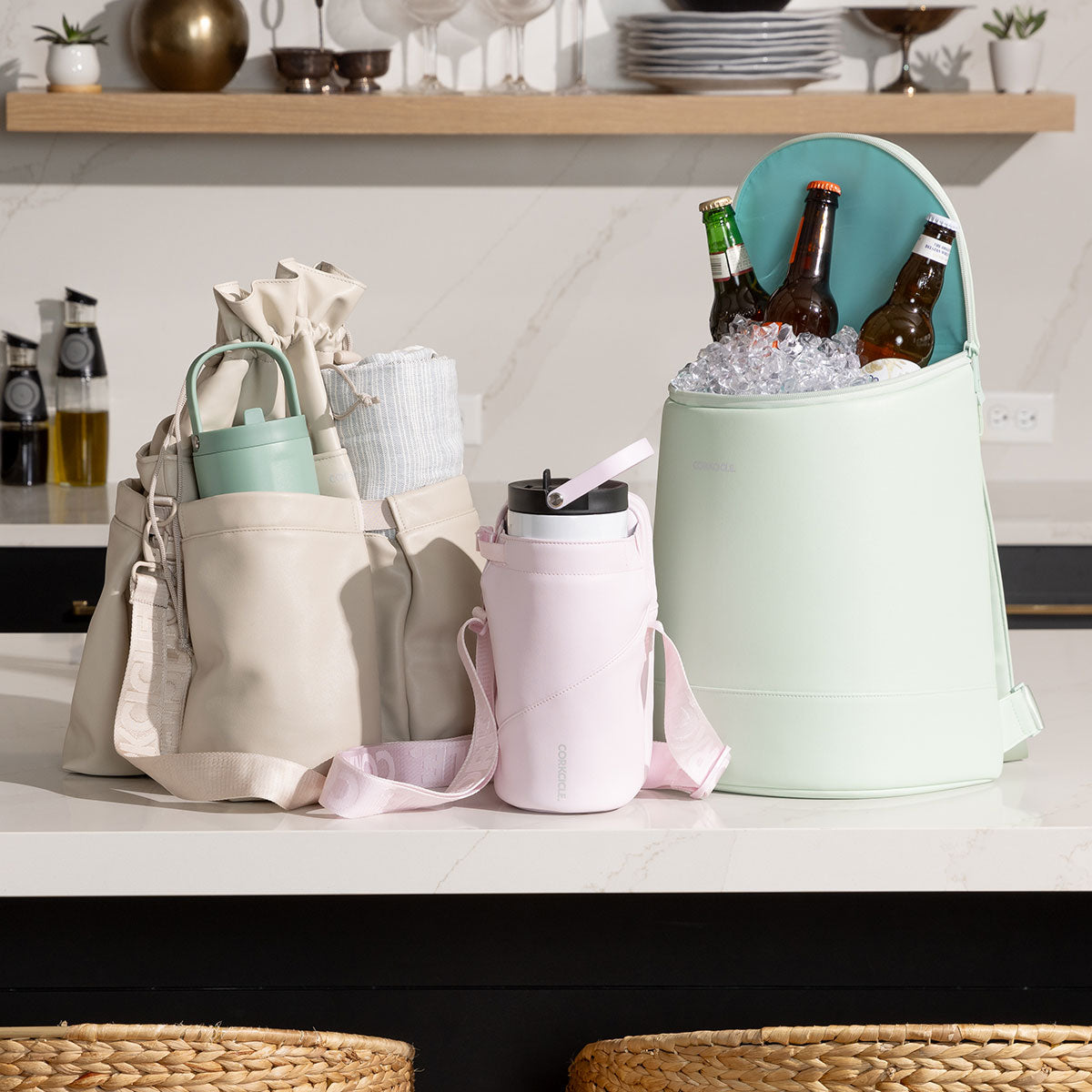 beverage-bucket-bag-v0 6c4793ad3b8e--group-lifestyle1.jpg
