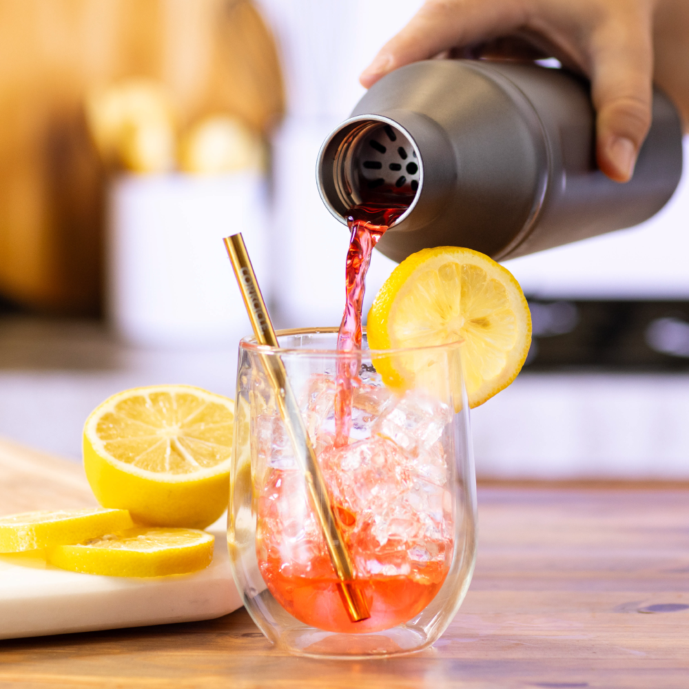 cocktail-shaker-lid-c1 Cocktail_Shaker_lifestyle_1_0f873eef-26b9-477a-b301-4dde25c00201.png