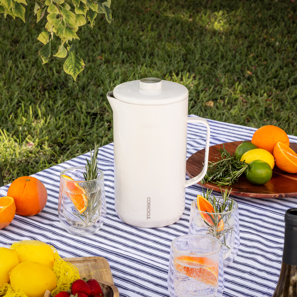 pitcher-m2 OatmilkPitcher_Lifestyle.png